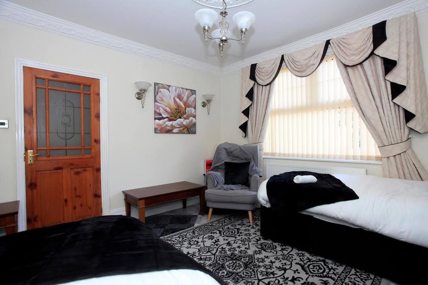 Lincoln Gate House Entertainment Room Hot Tub! Peterborough Exterior foto
